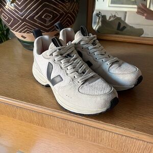 Veja Venturi Sneakers